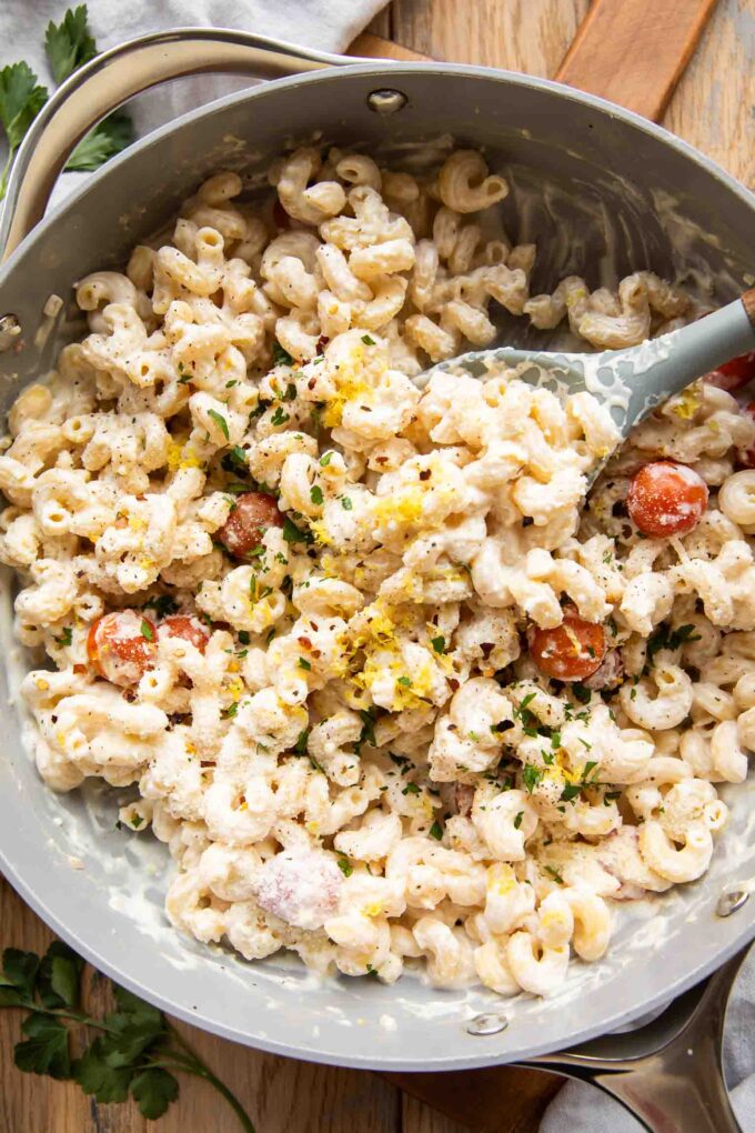 Lemon pasta in a skillet.
