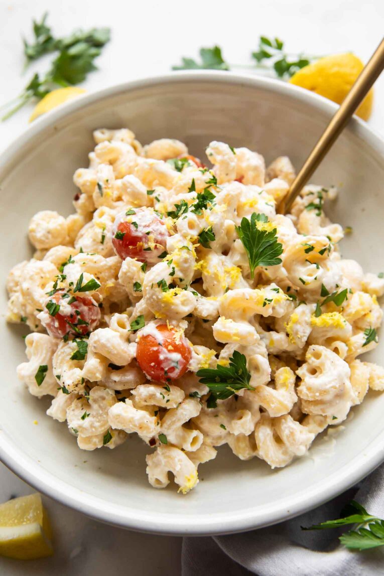 Lemon pasta in a bowl.