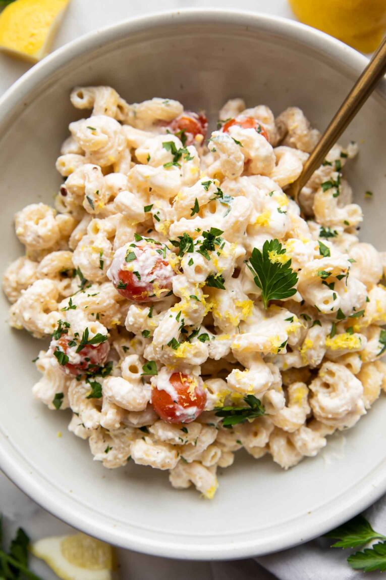 Lemon pasta in a bowl.