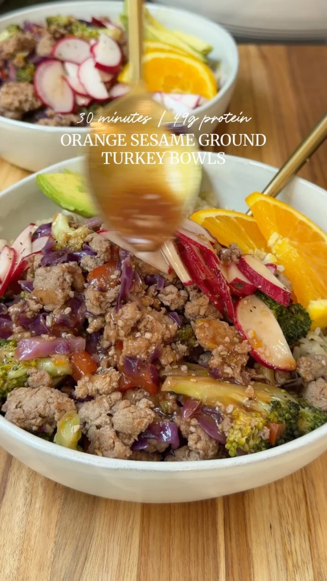 ORANGE SESAME GROUND TURKEY BOWLS ✨ This is honestly my favorite type…